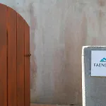 - Platamo Ferienhaus *